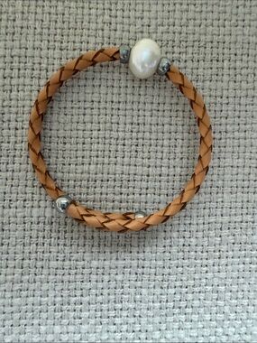 Handcrafted Tan Braided Leather Pearl Bracelet - Unbranded